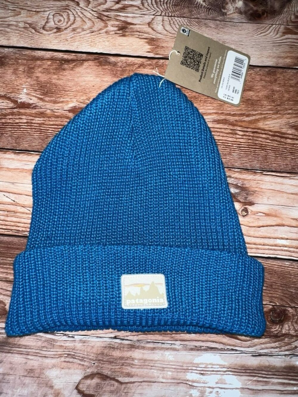 Patagonia Youth Logo Beanie in Belay Blue Skyline Logo NWT